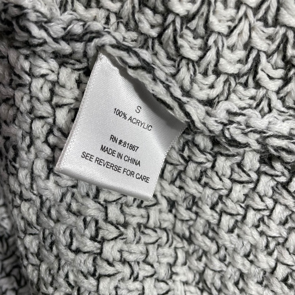 New J.J. Basics‎ Gray Knitted Cardigan Sweater 100% Acrylics Women's Size Small - Picture 4 of 8
